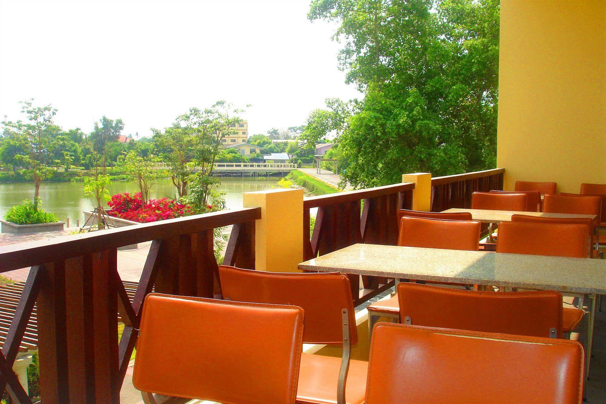 Suphan Lake Hometel Bangkok Exterior foto