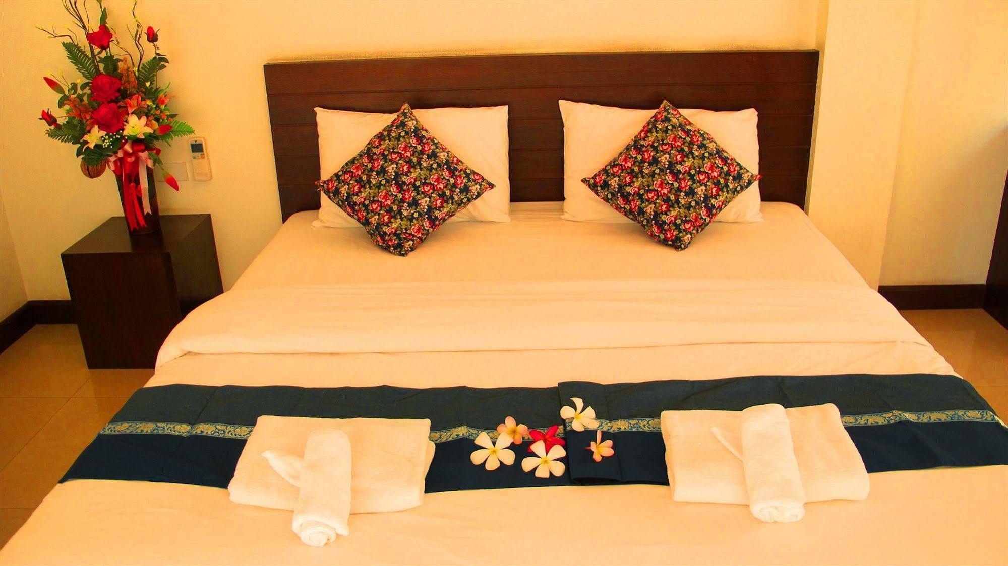 Suphan Lake Hometel Bangkok Exterior foto